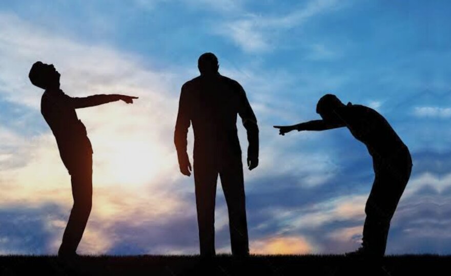 حکم تمسخر کردن دیگران به قصد شوخی